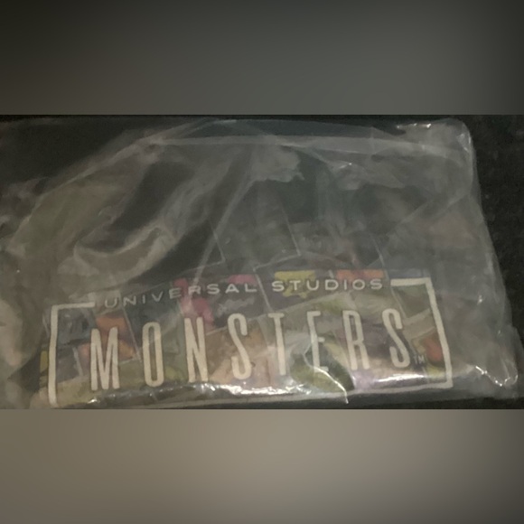 Universal Studios Orlando Monsters graphic Tshirt Size Large Shirt Only . - Picture 6 of 10